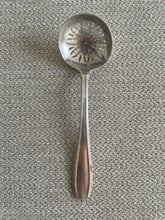 Charger l'image dans la galerie, Cuillères à saupoudrer le sucre, la canelle