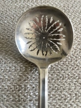 Charger l'image dans la galerie, Cuillères à saupoudrer le sucre, la canelle