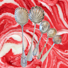 Charger l'image dans la galerie, Cuillères à saupoudrer le sucre, la canelle